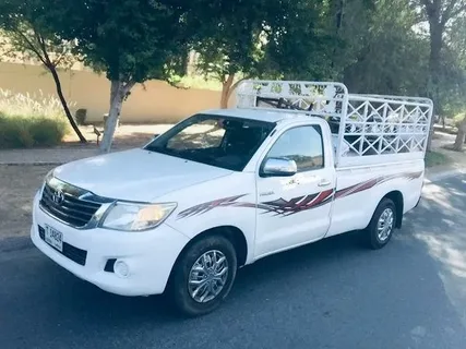 Pickup truck for rent in Arjan